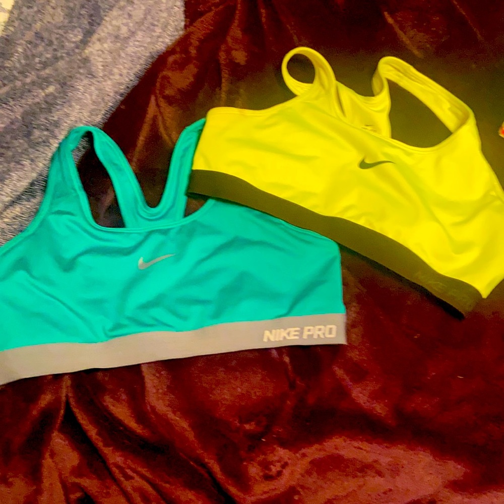 Large Nike pro sports bras